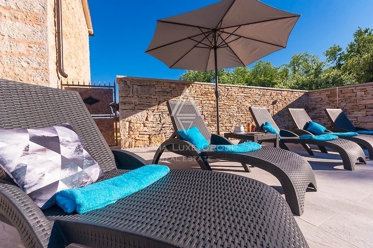 ISTRIA, ŽMINJ - Splendida villa in pietra con piscina