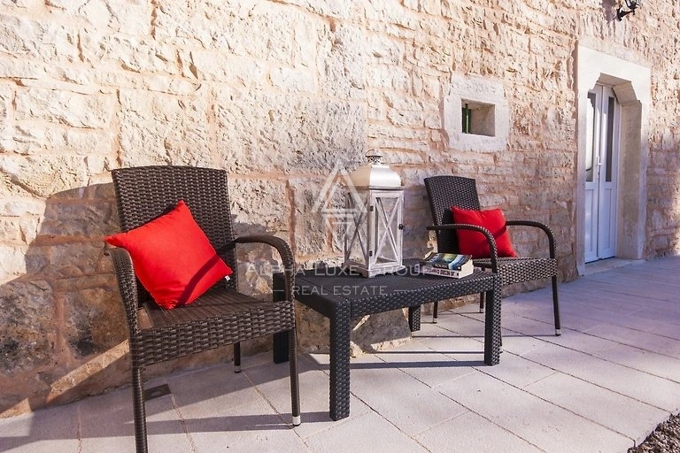 ISTRIA, ŽMINJ - Splendida villa in pietra con piscina