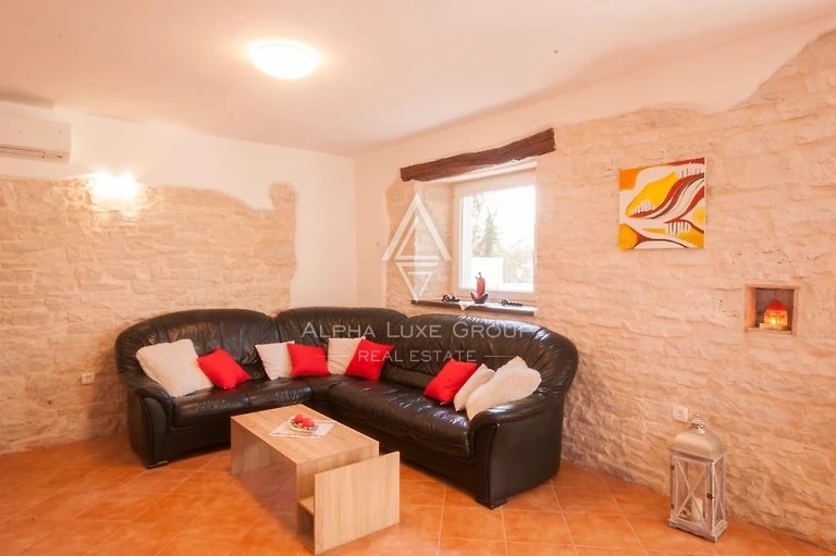 ISTRIA, ŽMINJ - Splendida villa in pietra con piscina