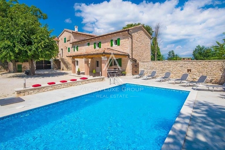 ISTRIA, ŽMINJ - Splendida villa in pietra con piscina