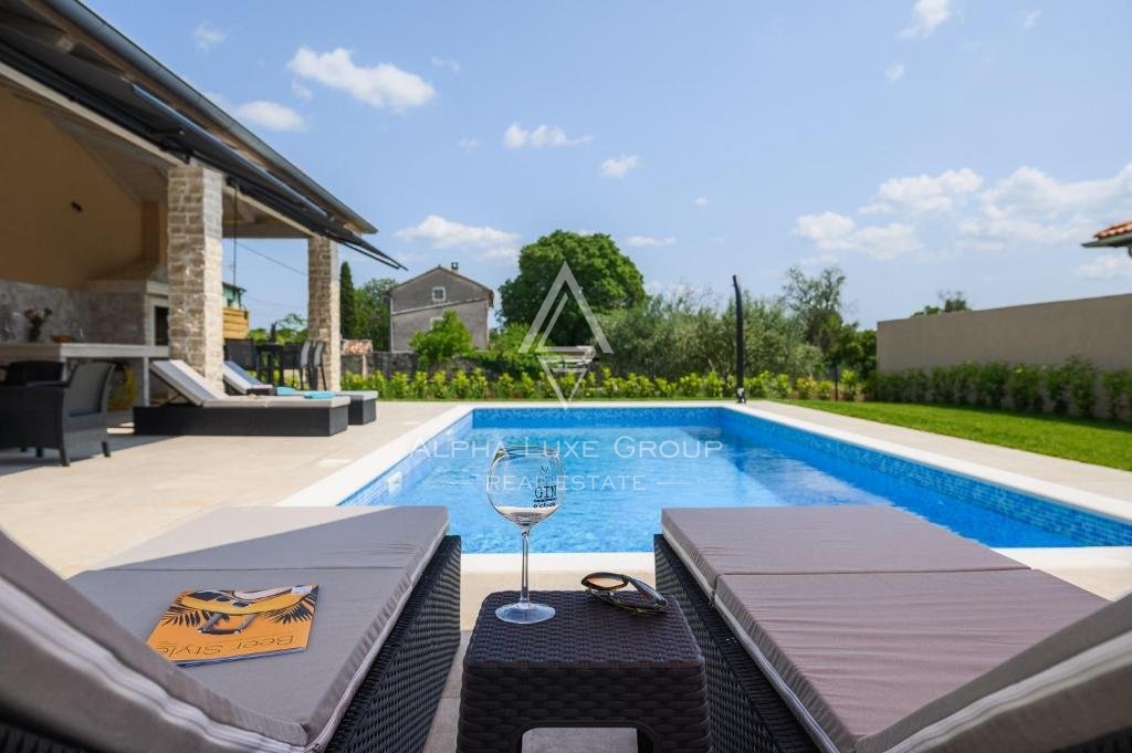 Istria, Kanfanar - Ampia residenza con piscina in vendita