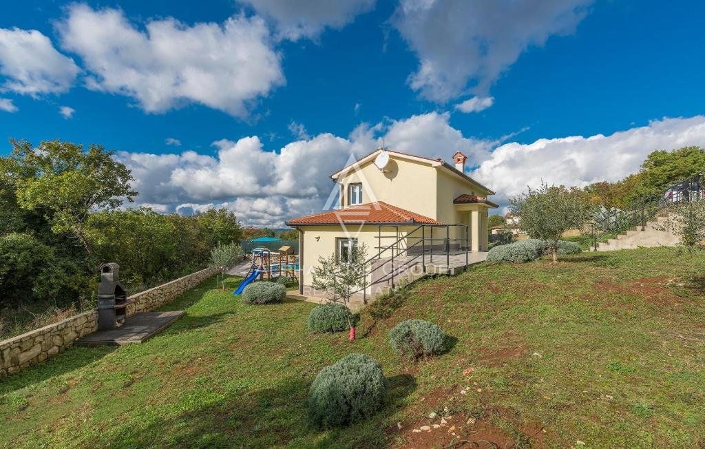 Istria, Labin - Incantevole casa vacanze con piscina