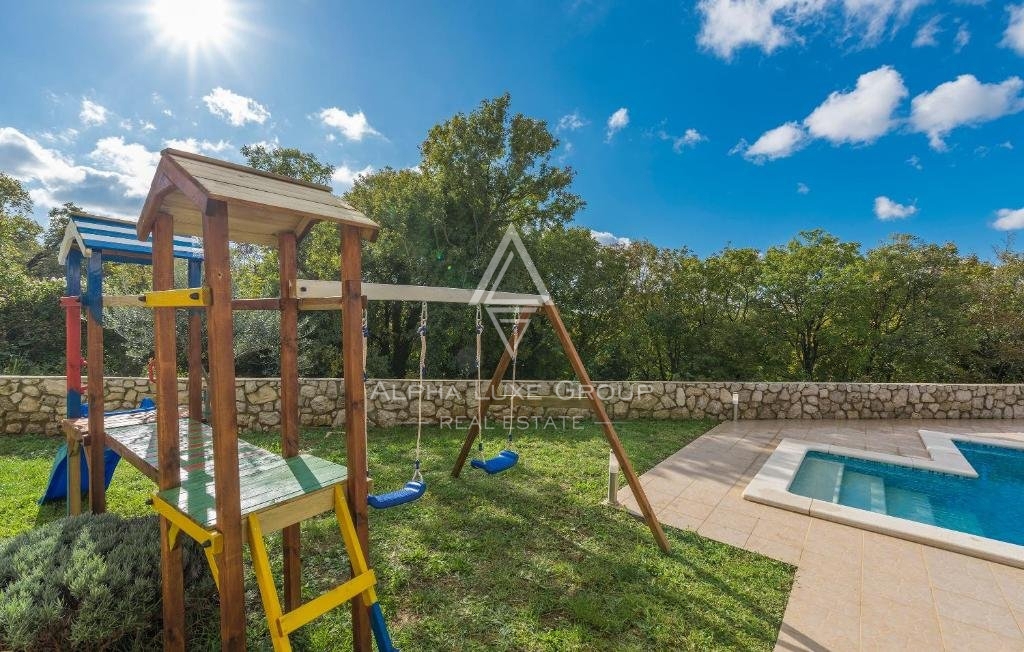 Istria, Labin - Incantevole casa vacanze con piscina