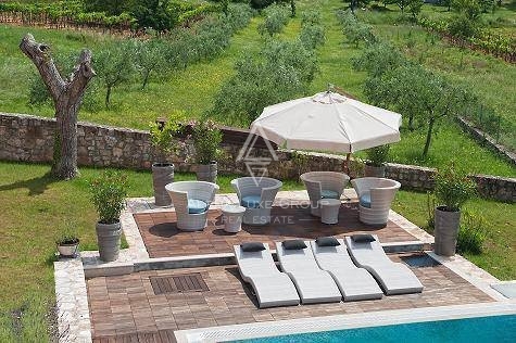 Istria, Rovinj - Villa Maestosa con Ampio Terreno