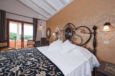 Istria, Rovinj - Villa Maestosa con Ampio Terreno