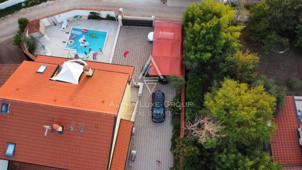 Villa con piscina nella pittoresca periferia di Poreč, Istria