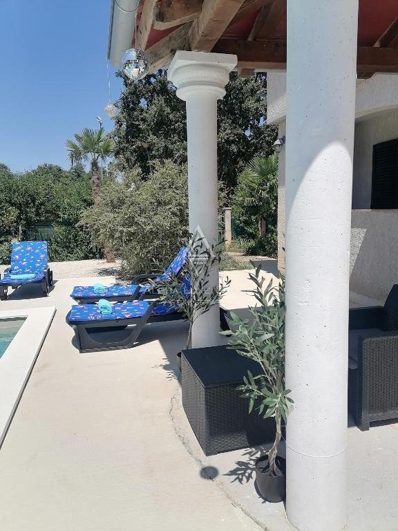 Villa moderna con piscina e vista mare a Poreč, Istria
