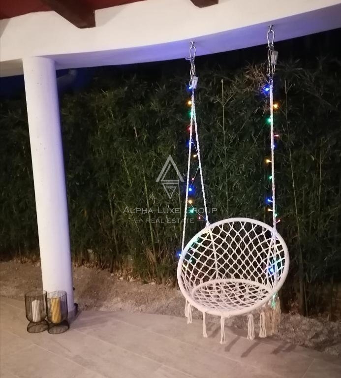 Villa moderna con piscina e vista mare a Poreč, Istria