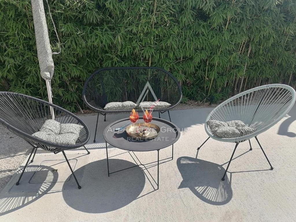 Villa moderna con piscina e vista mare a Poreč, Istria