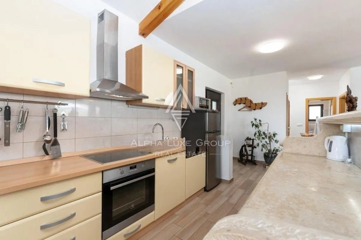 Poreč, Istria: Esclusiva villa con vista panoramica in vendita