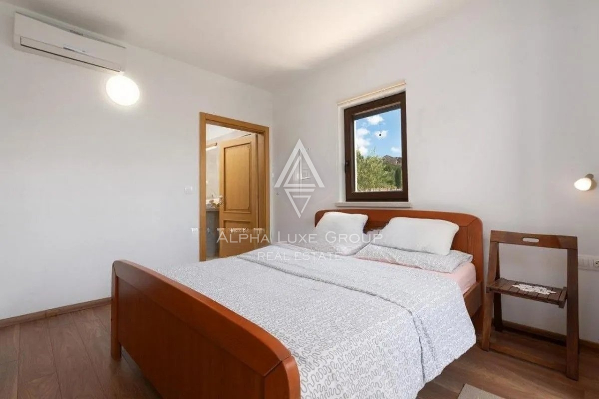 Poreč, Istria: Esclusiva villa con vista panoramica in vendita