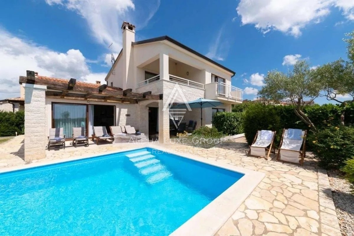 Poreč, Istria: Esclusiva villa con vista panoramica in vendita