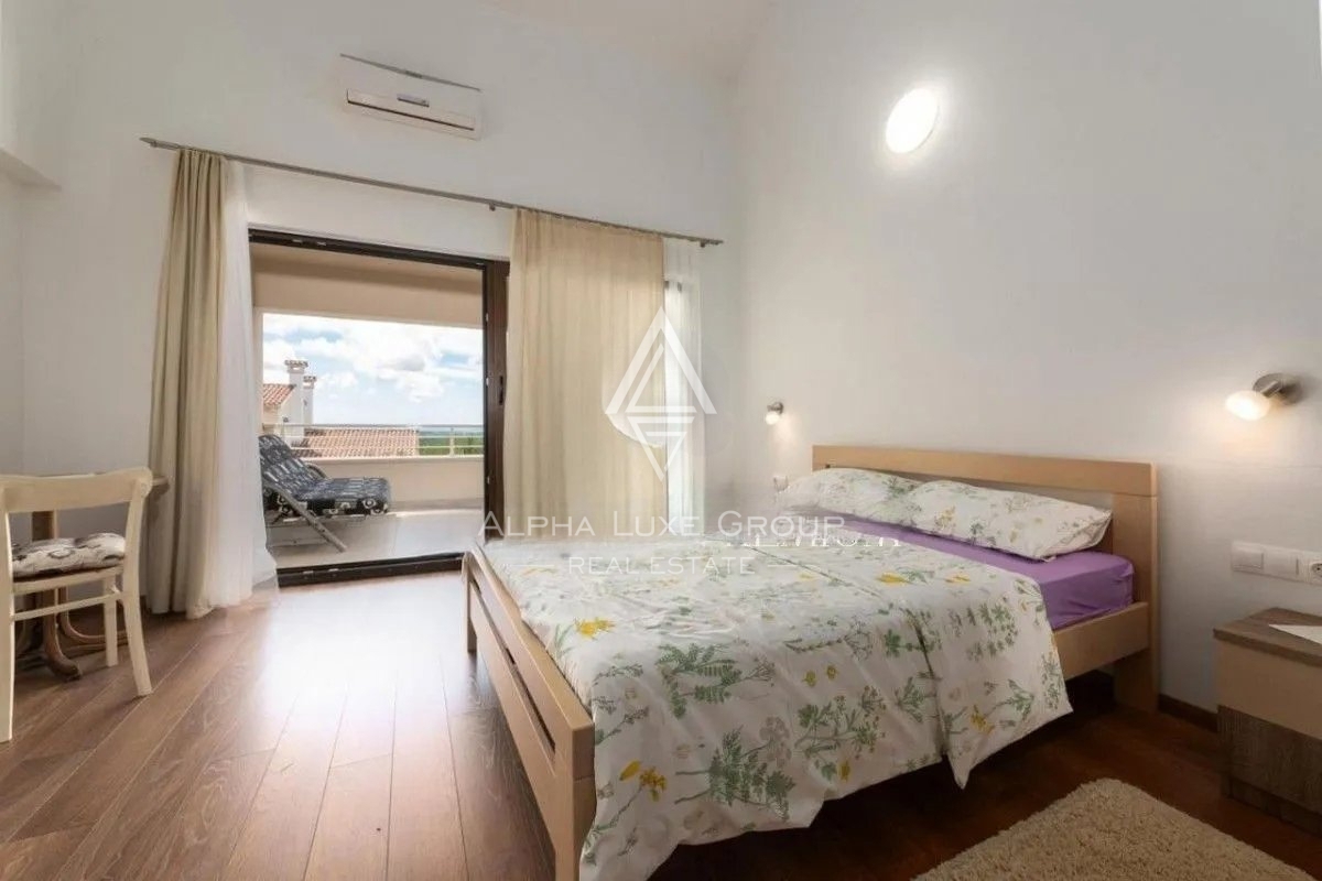 Poreč, Istria: Esclusiva villa con vista panoramica in vendita