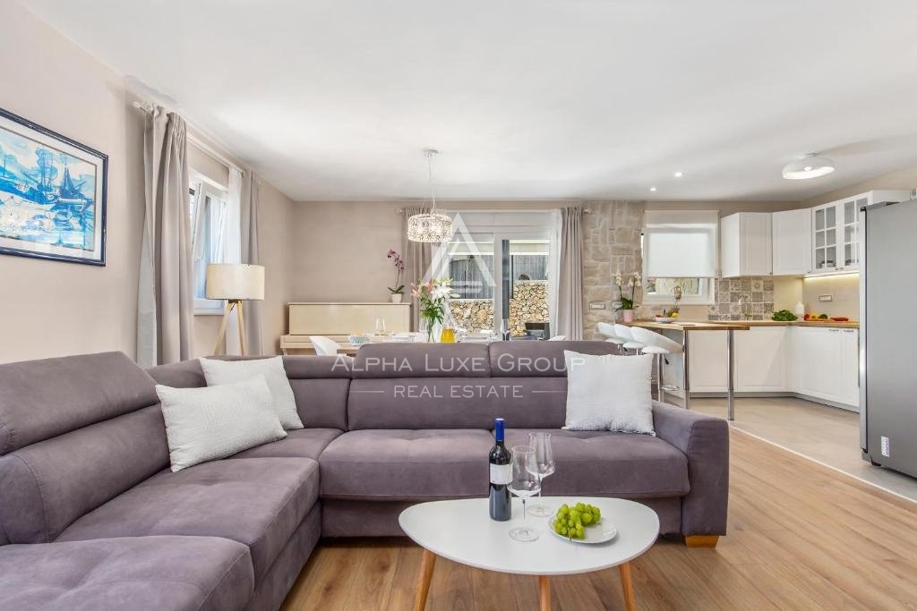 Bella casa con piscina e due appartamenti,, Opatija