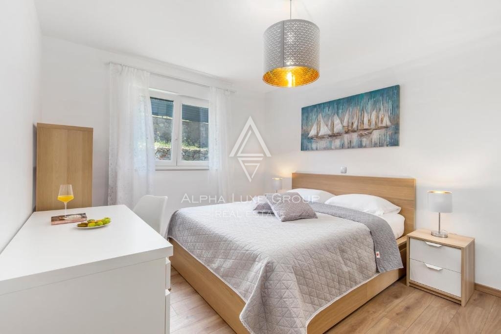 Bella casa con piscina e due appartamenti,, Opatija