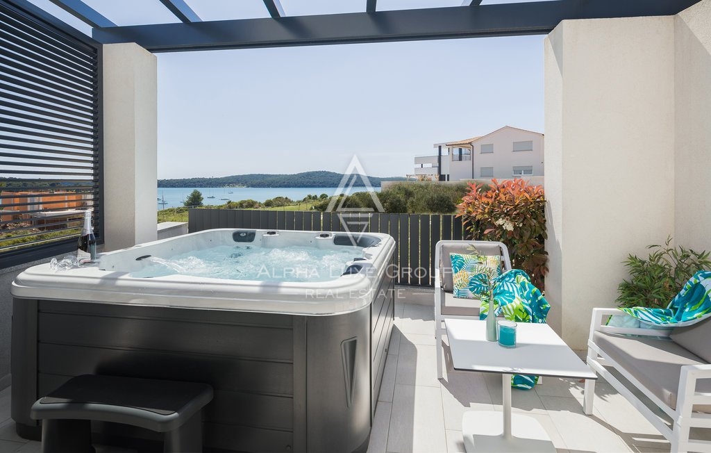 Casa vicino al mare con una bellissima vista sul mare e sulla piscina, Istria, Medulin