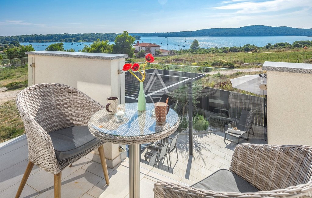 Casa vicino al mare con una bellissima vista sul mare e sulla piscina, Istria, Medulin