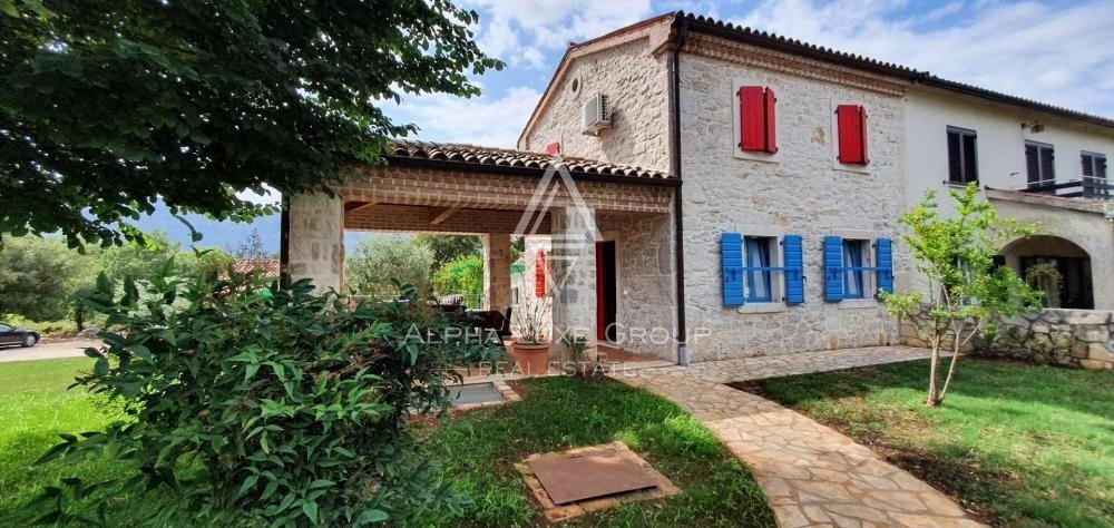 Casa di bellezza in pietra con piscina, Istria, Kršan