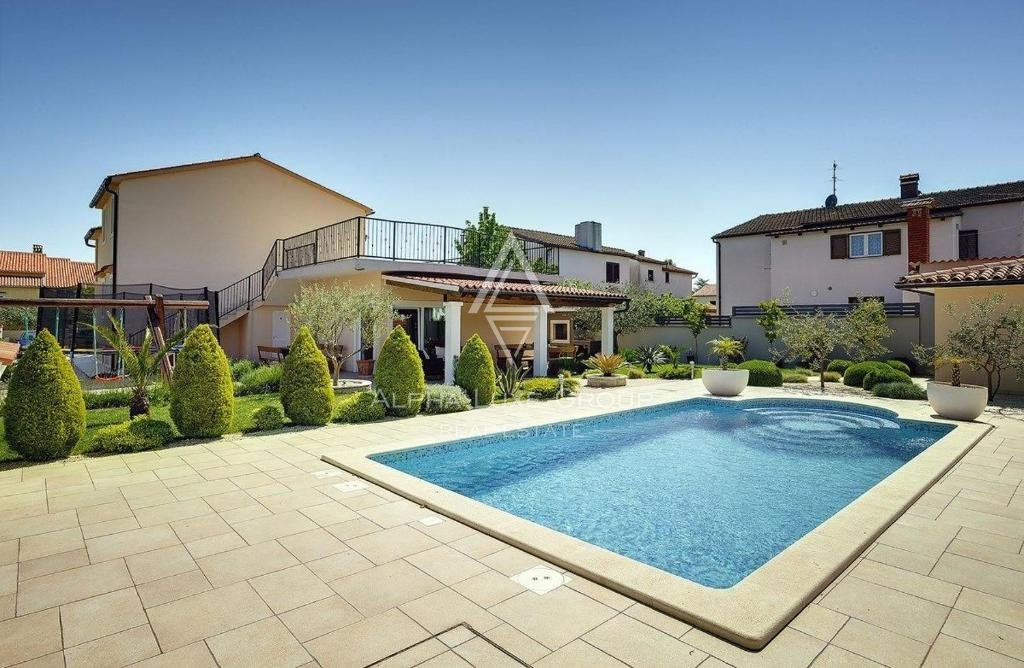 Casa con giardino da favola e piscina vicino al mare, Istria, Medullin