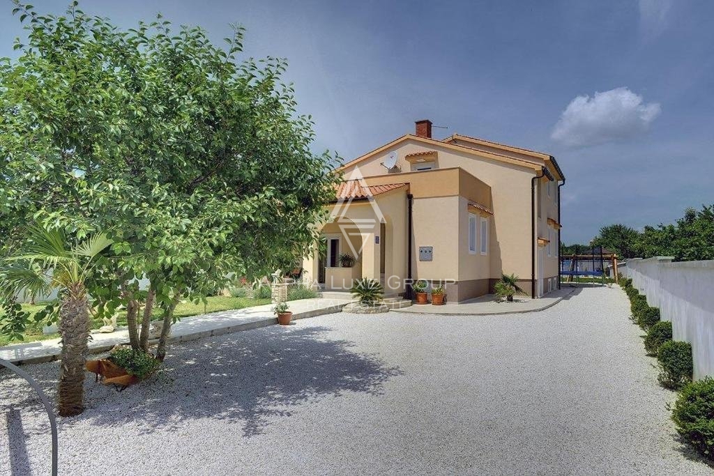 Casa con giardino da favola e piscina vicino al mare, Istria, Medullin