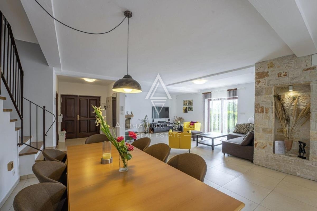 Splendida villa in pietra con piscina e vista panoramica, Istria, Parenzo