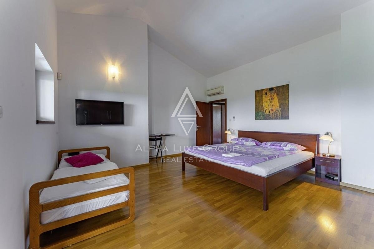 Splendida villa in pietra con piscina e vista panoramica, Istria, Parenzo