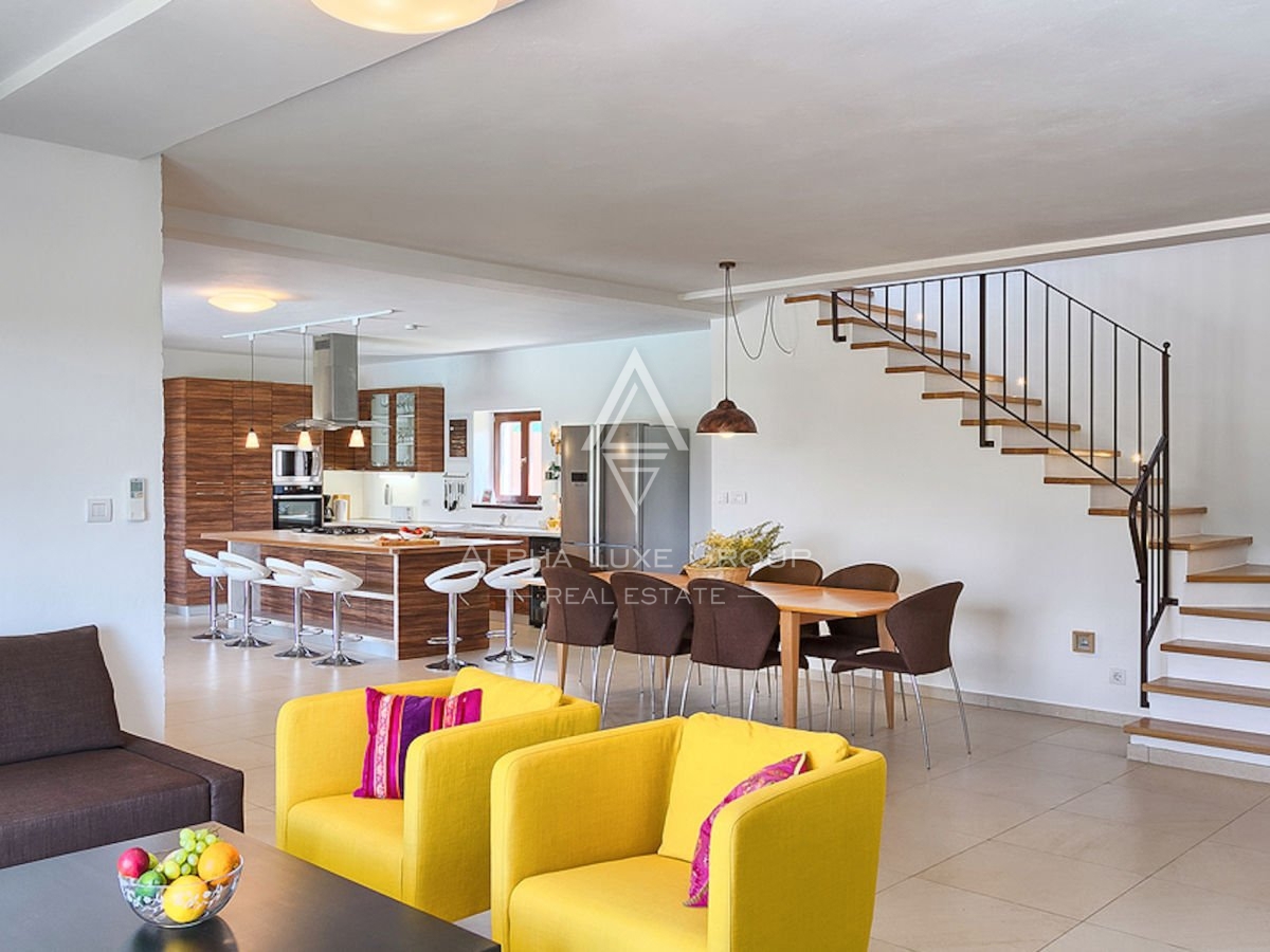 Splendida villa in pietra con piscina e vista panoramica, Istria, Parenzo