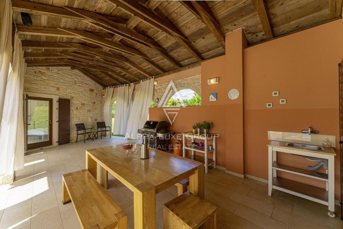 Splendida villa in pietra con piscina e vista panoramica, Istria, Parenzo
