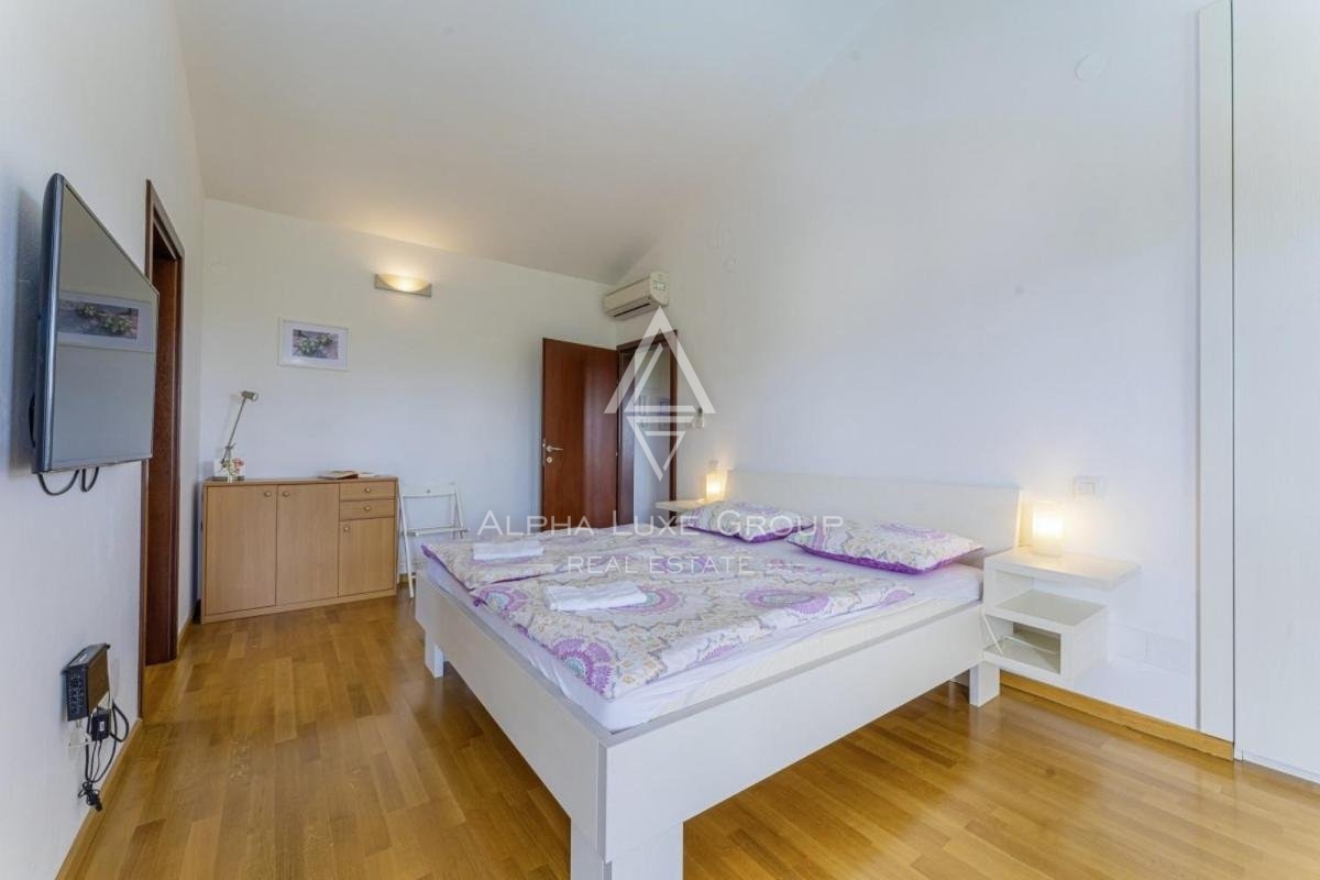 Splendida villa in pietra con piscina e vista panoramica, Istria, Parenzo
