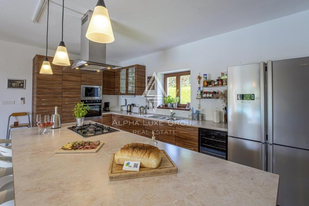 Splendida villa in pietra con piscina e vista panoramica, Istria, Parenzo