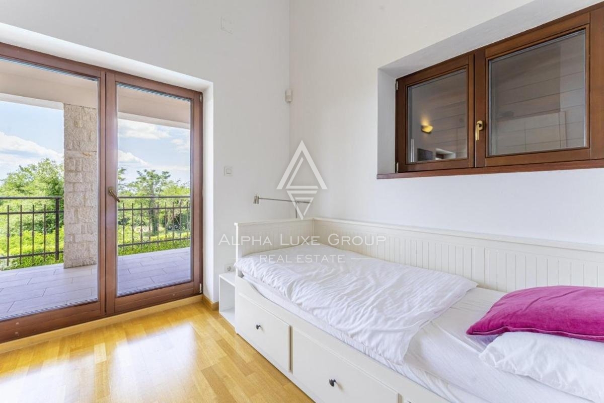 Splendida villa in pietra con piscina e vista panoramica, Istria, Parenzo
