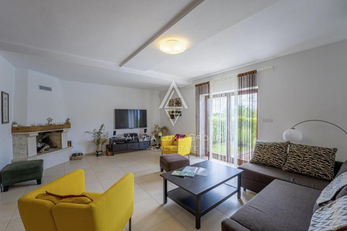 Splendida villa in pietra con piscina e vista panoramica, Istria, Parenzo