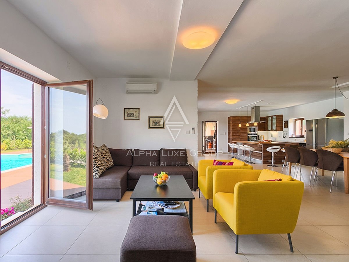 Splendida villa in pietra con piscina e vista panoramica, Istria, Parenzo