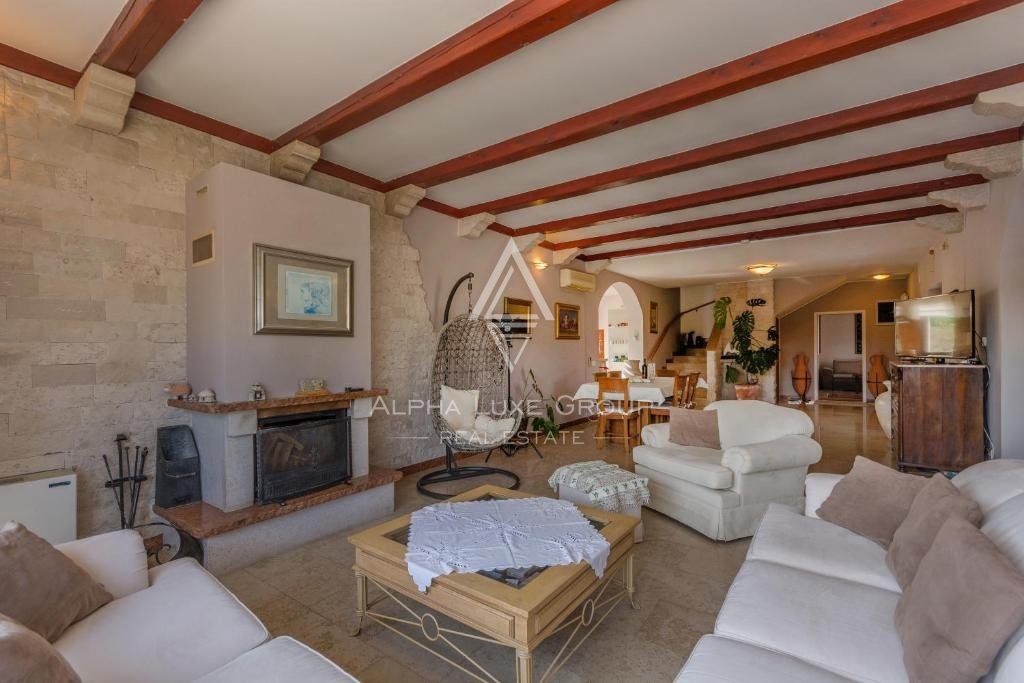 Lussuosa villa con vista mare e piscina, Istria, Marčana