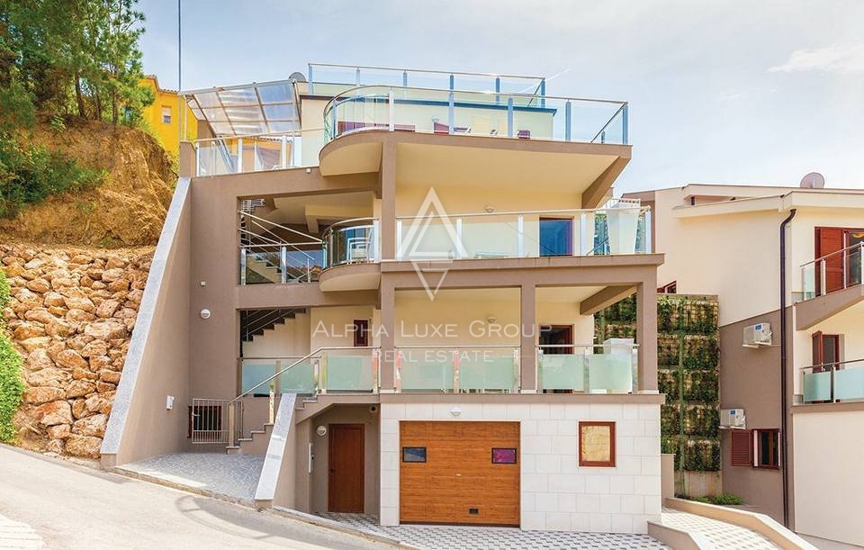 RAB, PALIT, DUE VILLE DI LUSSO CON PISCINE VICINO AL CENTRO!