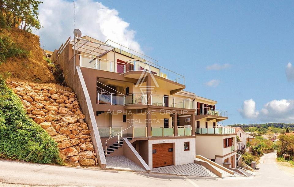 RAB, PALIT, DUE VILLE DI LUSSO CON PISCINE VICINO AL CENTRO!