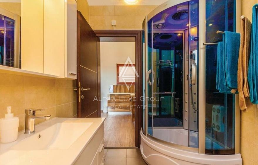RAB, PALIT, DUE VILLE DI LUSSO CON PISCINE VICINO AL CENTRO!