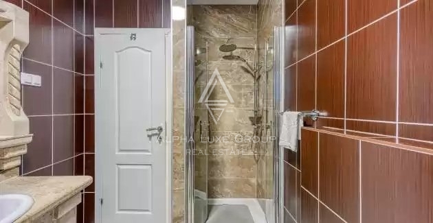 Istria, Poreč: Affascinante casa in pietra con piscina in vendita