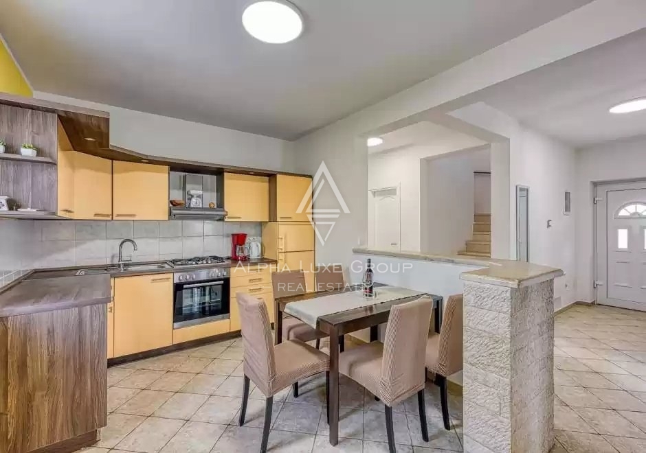 Istria, Poreč: Affascinante casa in pietra con piscina in vendita