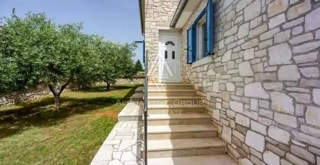 Istria, Poreč: Affascinante casa in pietra con piscina in vendita