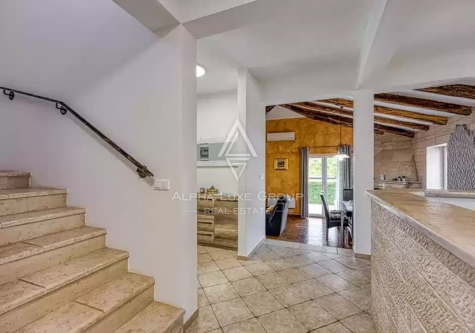 Istria, Poreč: Affascinante casa in pietra con piscina in vendita