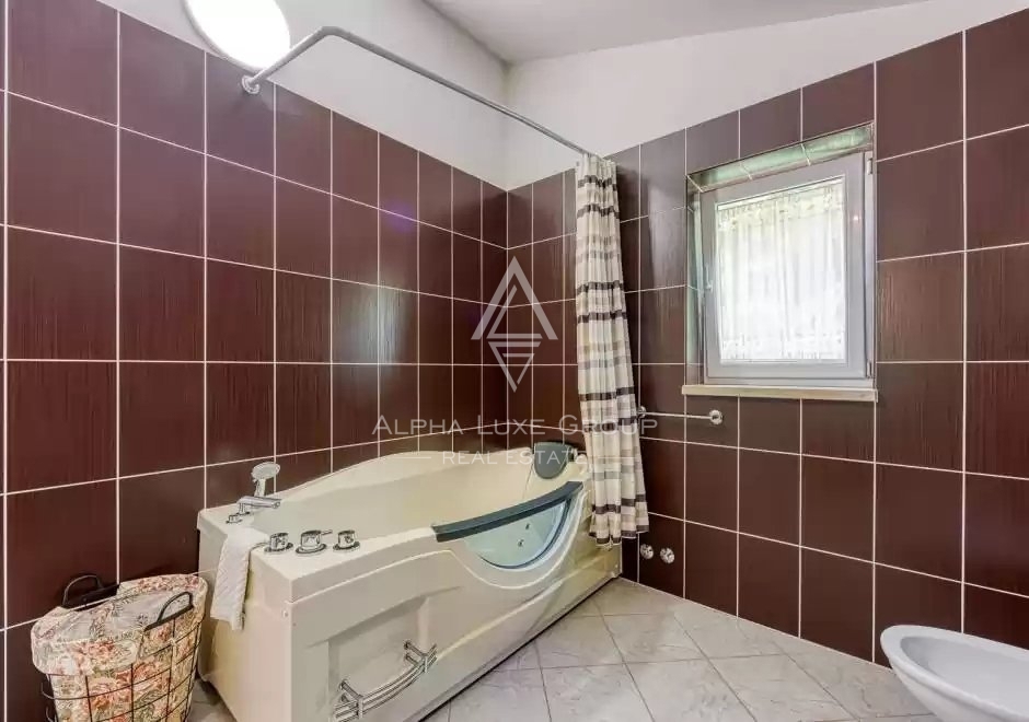 Istria, Poreč: Affascinante casa in pietra con piscina in vendita