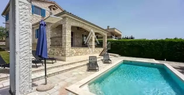 Istria, Poreč: Affascinante casa in pietra con piscina in vendita