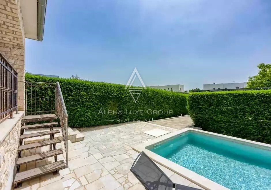 Istria, Poreč: Affascinante casa in pietra con piscina in vendita