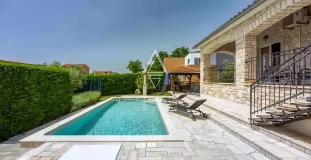 Istria, Poreč: Affascinante casa in pietra con piscina in vendita