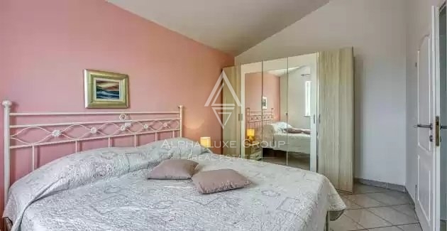 Istria, Poreč: Affascinante casa in pietra con piscina in vendita