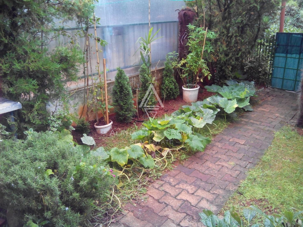 Novigrad, Istria – Appartamento arredato, giardino, mare