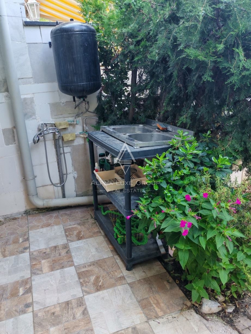 Novigrad, Istria – Appartamento arredato, giardino, mare