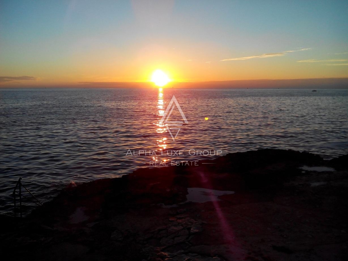 Novigrad, Istria – Appartamento arredato, giardino, mare