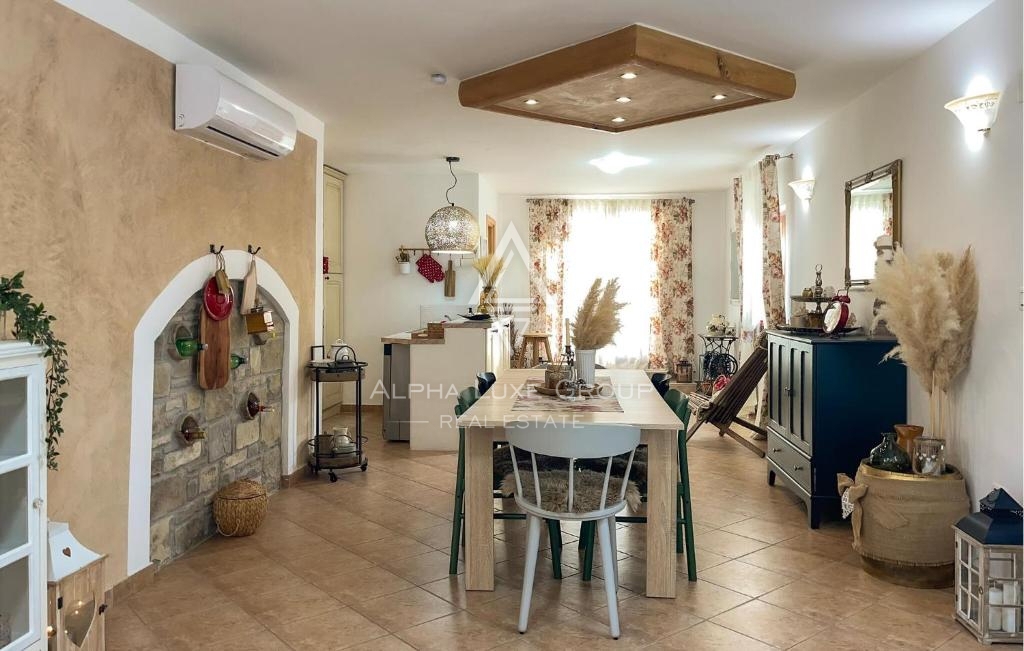 Lupoglav, Istria – Casa in pietra con piscina